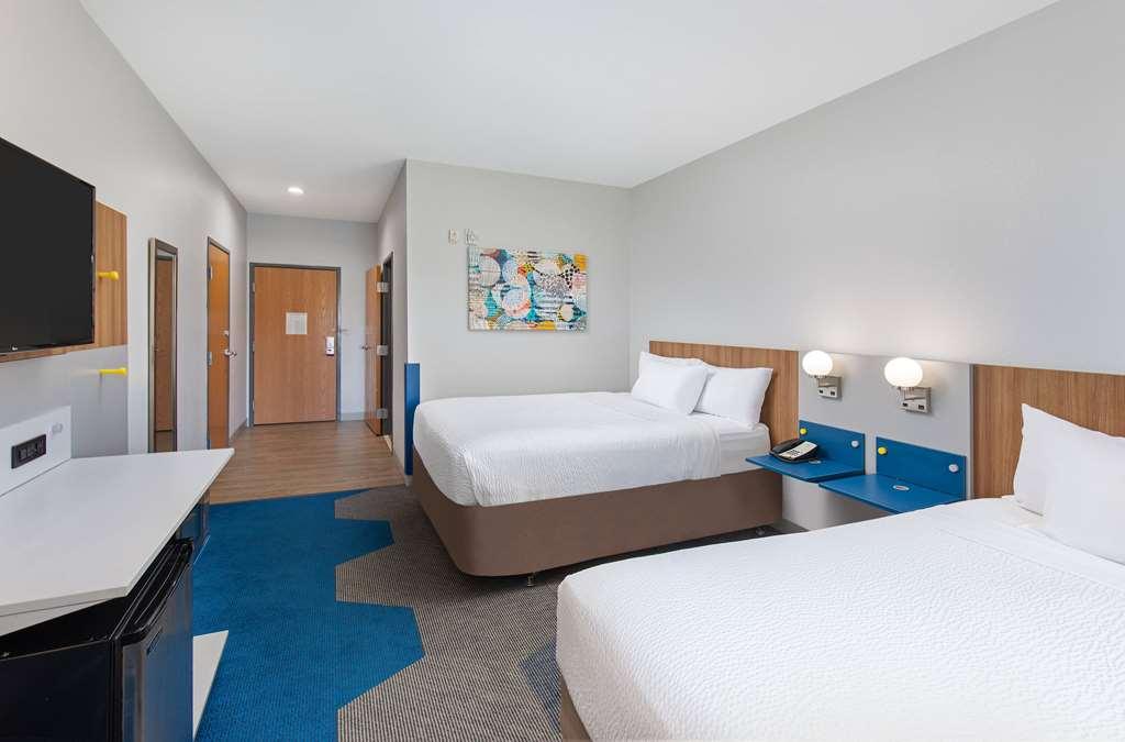 Microtel Inn And Suites By Wyndham Opelika Quarto foto